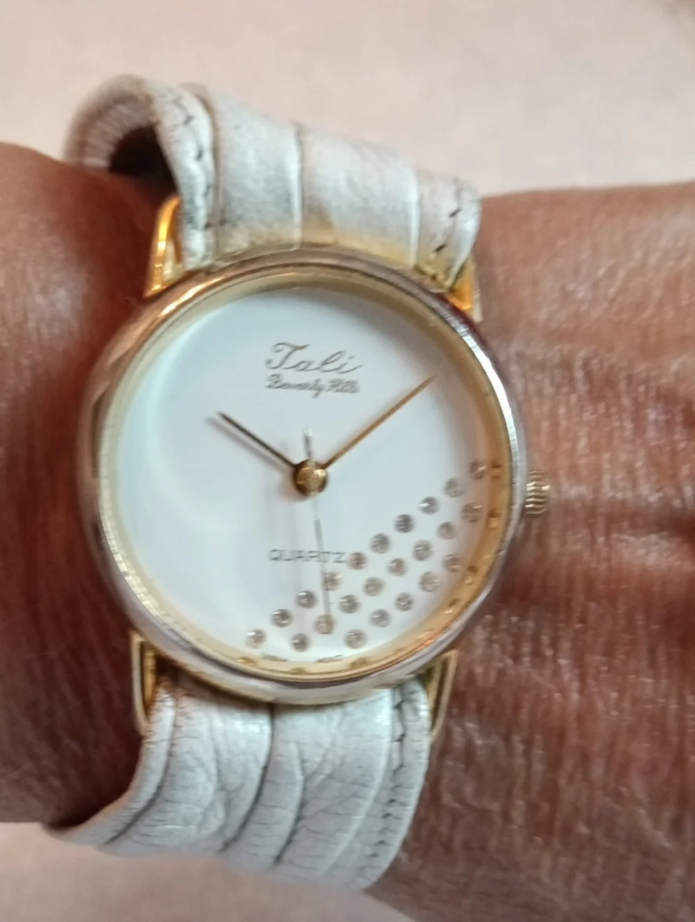 Women's White Leather Gold Accent Quartz Watch